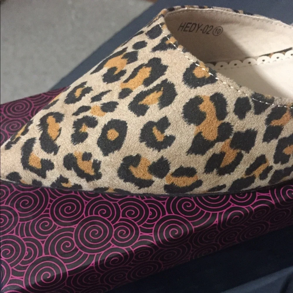 LEOPARD PRINT VEGAN SUEDE FLATS SIZE 10 NIB - Picture 11 of 13